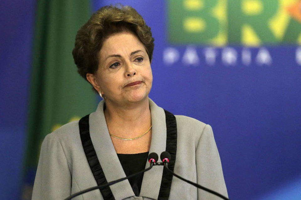 Dilma precisa priorizar fim da crise com base, dizem aliados