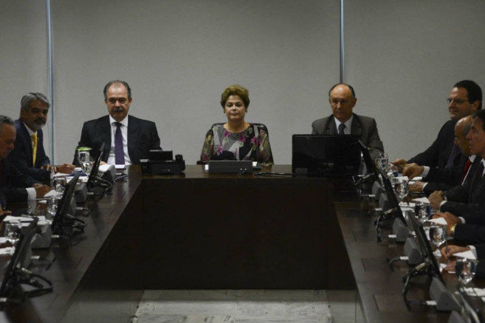 Dilma apela a líderes por aprovação de medidas de ajuste