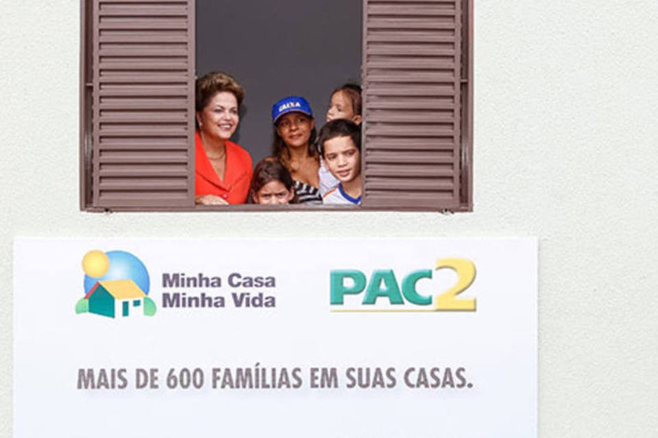 Dilma reafirma meta de 3,75 milhões de casas este ano