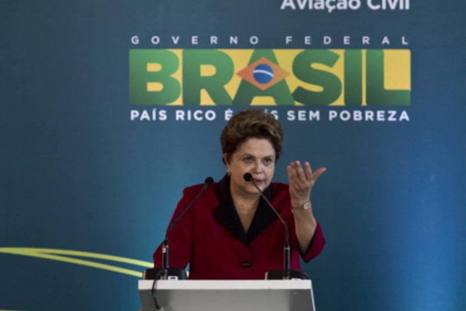 Não é possível fazer obras sem parcerias, diz Dilma