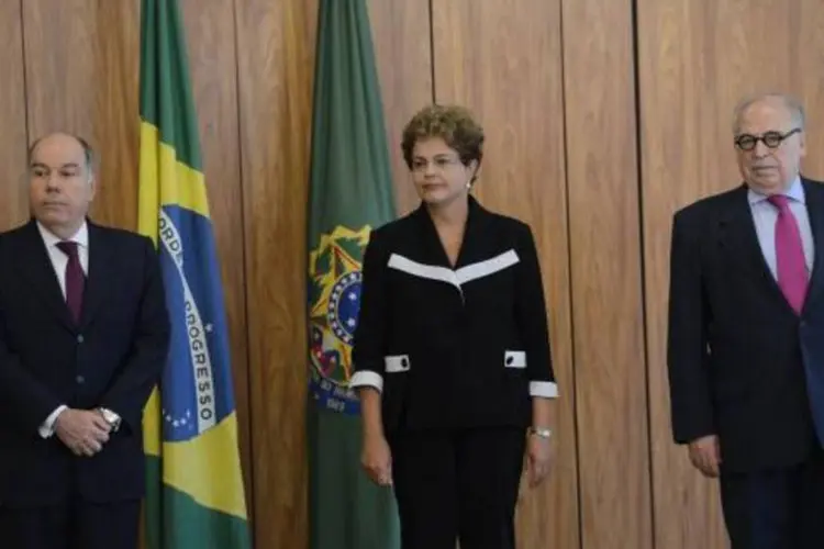 A presidente Dilma Rousseff entrega credenciais a novos embaixadores que atuarão no Brasil (Elza Fiúza/Agência Brasil)