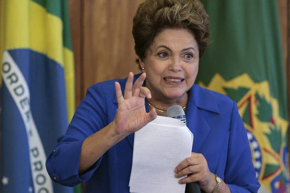 Dilma pede reforma política ao Congresso