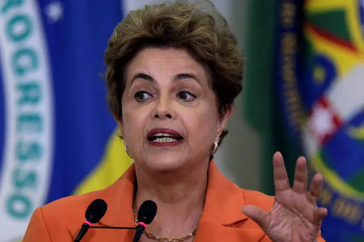 
	Dilma Rousseff: perguntas feitas &agrave;s testemunhas no julgamento ser&atilde;o feitas s&oacute; pelos l&iacute;deres para acelerar o processo
 (Ueslei Marcelino / Reuters)