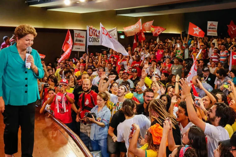 A candidata Dilma Rousseff, durante o Ato de apoio a sua candidatura e pela Reforma Política (Ichiro Guerra/Dilma 13/Divulgação)