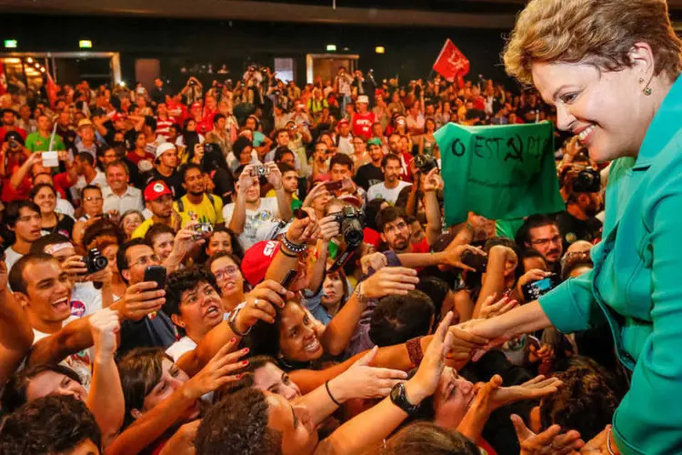 A candidata Dilma Rousseff, durante o Ato de apoio a sua candidatura e pela Reforma Política (Ichiro Guerra/Dilma 13/Divulgação)
