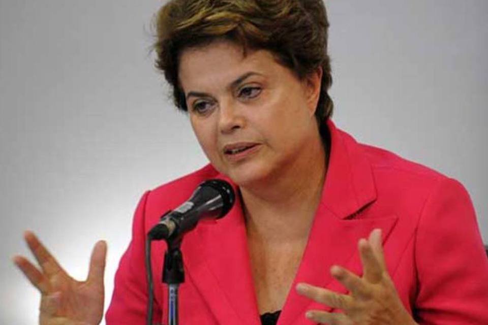 Dilma reafirma combate à inflação, mas com crescimento econômico