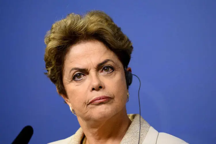 
	Dilma Rousseff: a presidente afirmou que defendia a inclus&atilde;o do termo, mas aceitou que chamar parlamentares de golpistas, neste momento, pode faz&ecirc;-la perder ainda mais votos
 (REUTERS/Maja Suslin/TT News Agency)