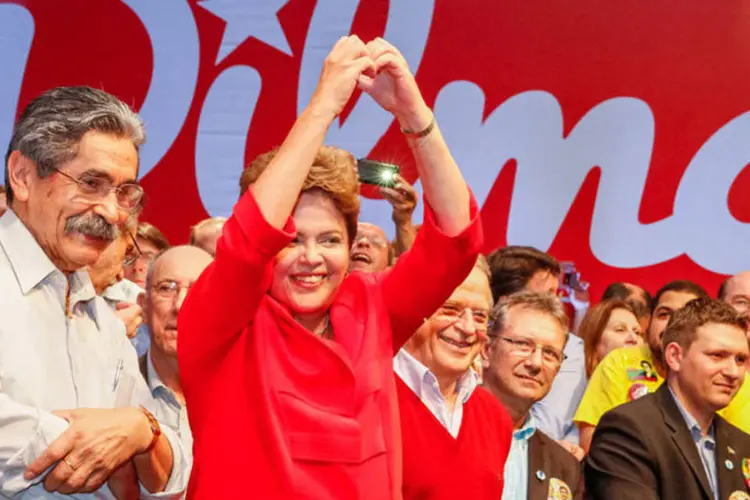Dilma Rousseff participa de comício em Porto Alegre, no Rio Grande do Sul (Ichiro Guerra/Divulgação)