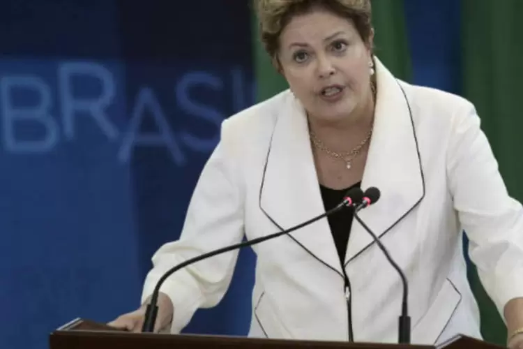 
	Dilma: &quot;No passado o pessoal falava: que se vire, vai l&aacute; no mercado e compra. Mas n&atilde;o d&aacute;&quot;
 (Ueslei Marcelino/Reuters)