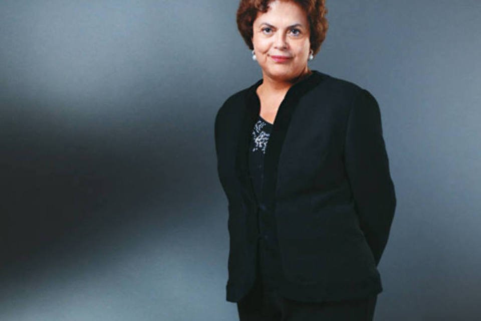 Dilma minimiza dificuldades e destaca benefícios de organizar Copa