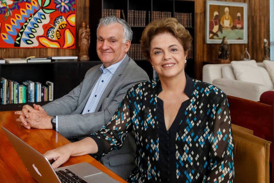 Dilma critica fusão entre ministérios da Cultura e Educação
