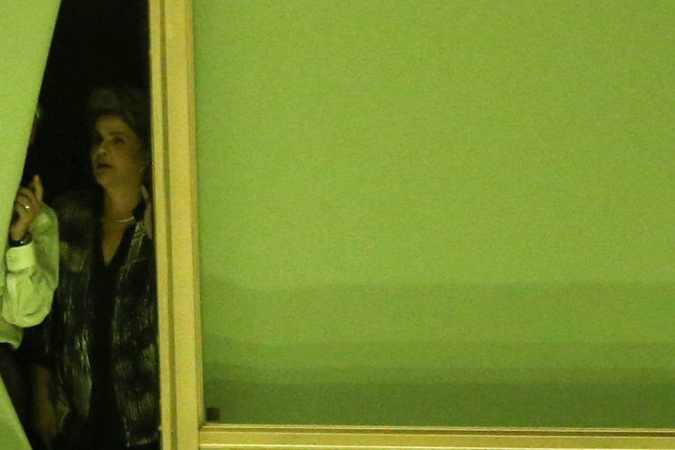 Após ser fotografada, Dilma vai para Alvorada