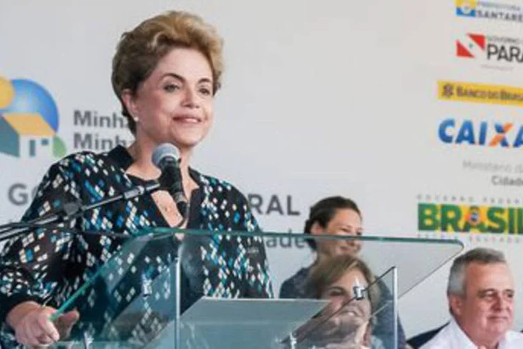 
	Dilma: &quot;A &uacute;nica coisa que lamento &eacute; que ele infelizmente conseguiu votar o impedimento e voc&ecirc;s assistiram a ele presidindo, com a maior cara de pau&quot;
 (Roberto Stuckert Filho/PR)