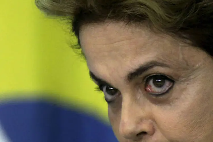 Presidente Dilma Rousseff durante entrevista no Palácio do Planalto, dia 18/04/2016 (Ueslei Marcelino / Reuters)