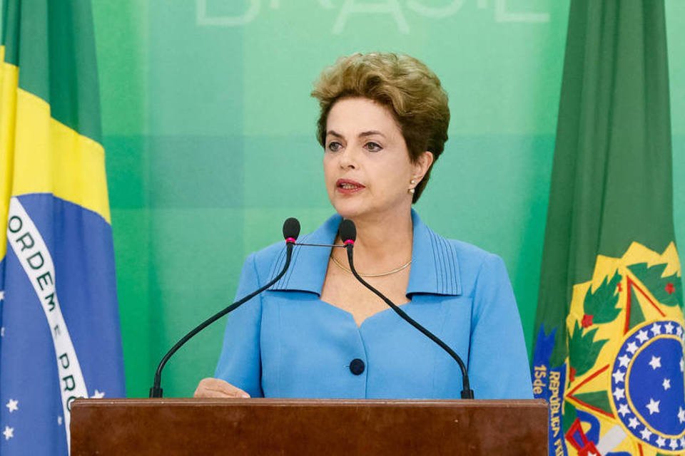 Em pronunciamento, Dilma diz que se sente "injustiçada"