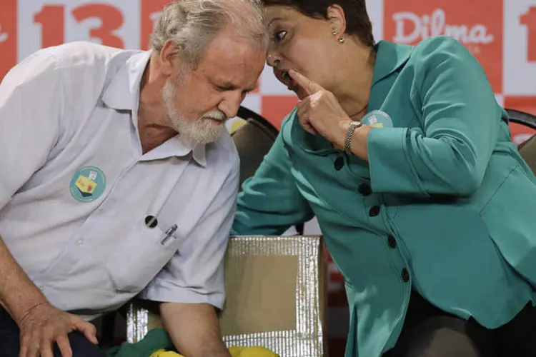 
	Dilma conversa com St&eacute;dile: &quot;Por que colocar a responsabilidade em uma pessoa se a nossa sociedade e o governo &eacute; t&atilde;o amplo?&quot;
 (Ueslei Marcelino/Reuters)