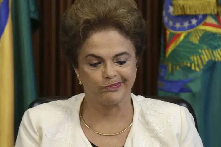 
	Dilma Rousseff: a decis&atilde;o dos &quot;nanicos&quot; ocorre um dia ap&oacute;s o PP abandonar a base aliada
 (Ueslei Marcelino / Reuters)