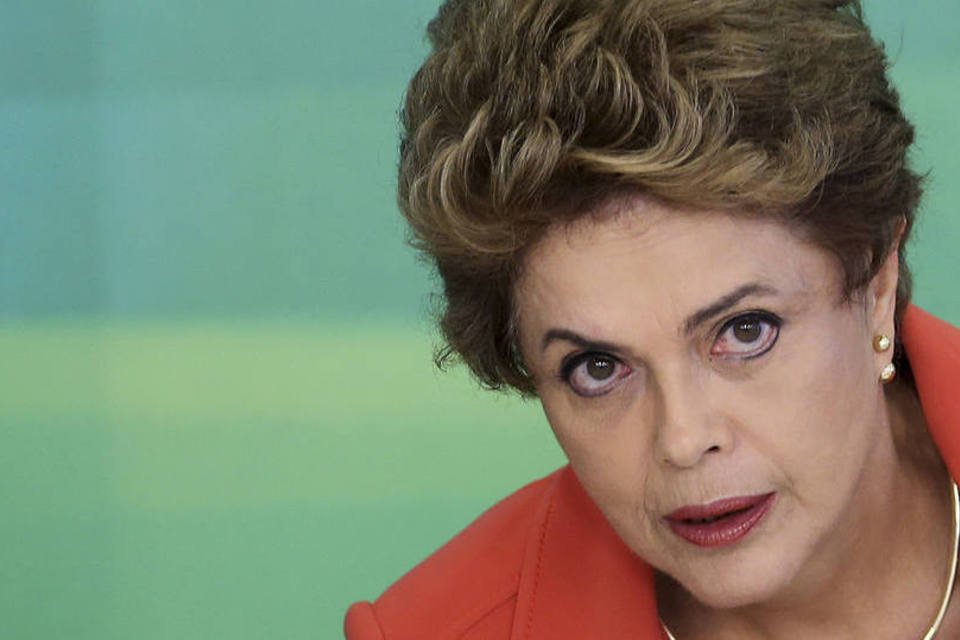 Dilma se reúne com ministros no Palácio do Planalto