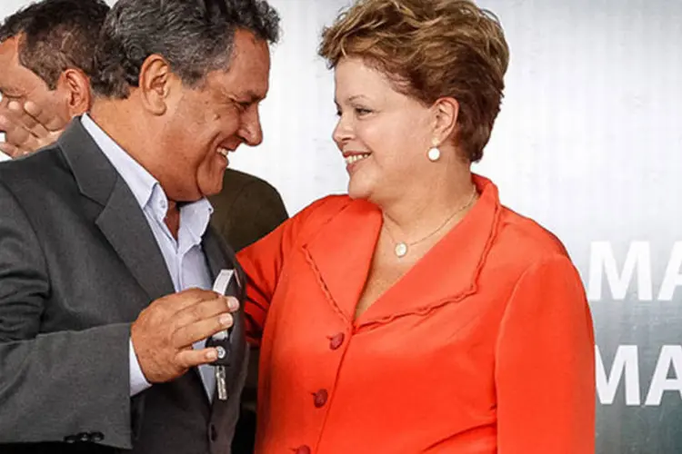 
	Dilma Rousseff durante cerim&ocirc;nia de entrega de m&aacute;quinas a munic&iacute;pios de Minas Gerais: a presidente falou da import&acirc;ncia dos investimentos em educa&ccedil;&atilde;o
 (Roberto Stuckert Filho/PR)