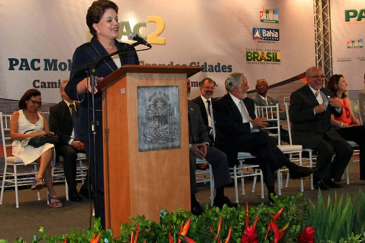 "No nosso país, temos todas as condições de enfrentar essa situação e uma das condições é ampliar o investimento em infraestrutura", disse Dilma sobre a crise (Roberto Stuckert Filho/PR)