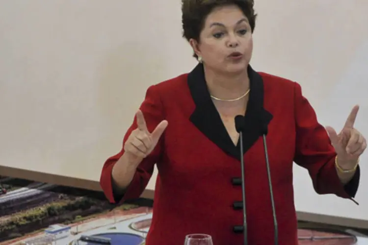 Dilma: aprovação maior que a de Lula após um ano de governo (Antonio Cruz/Abr)