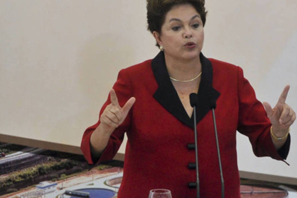 Em pronunciamento, Dilma prevê crescimento em 2012