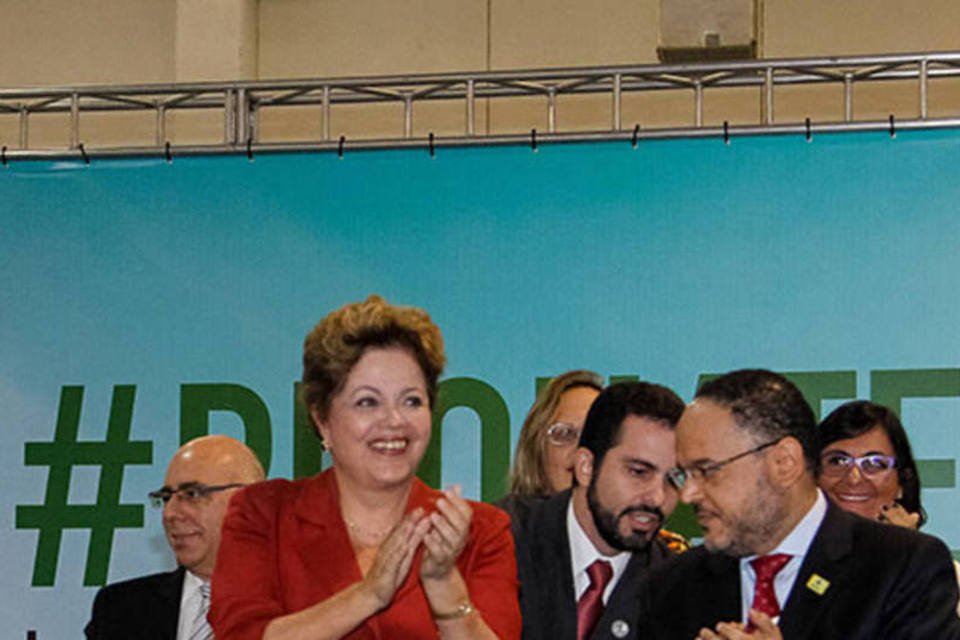 Com ensino técnico podemos superar a pobreza, diz Dilma