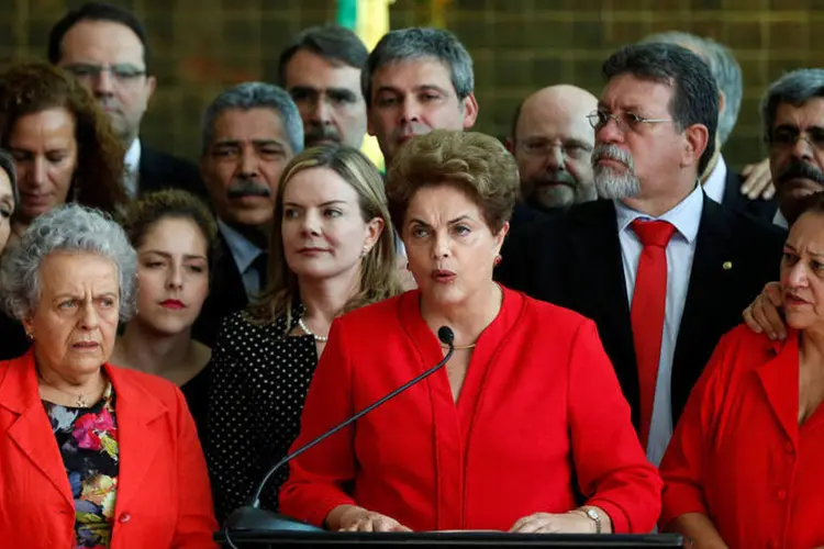 
	Dilma: para Cardozo, o precedente no julgamento do impeachment do ex-presidente Collor autoriza as duas vota&ccedil;&otilde;es
 (Bruno Kelly / Reuters)