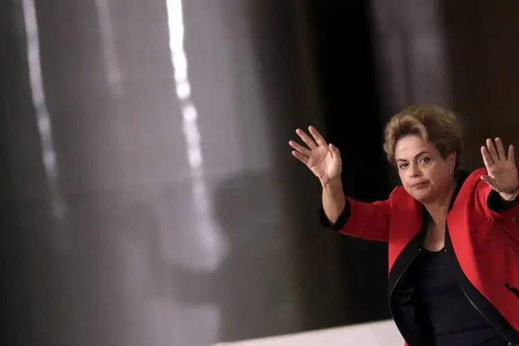 
	Dilma: se dependesse da vontade particular de todos os ouvidos pela reportagem, Dilma n&atilde;o teria aval para ficar no cargo
 (Ueslei Marcelino/Reuters)