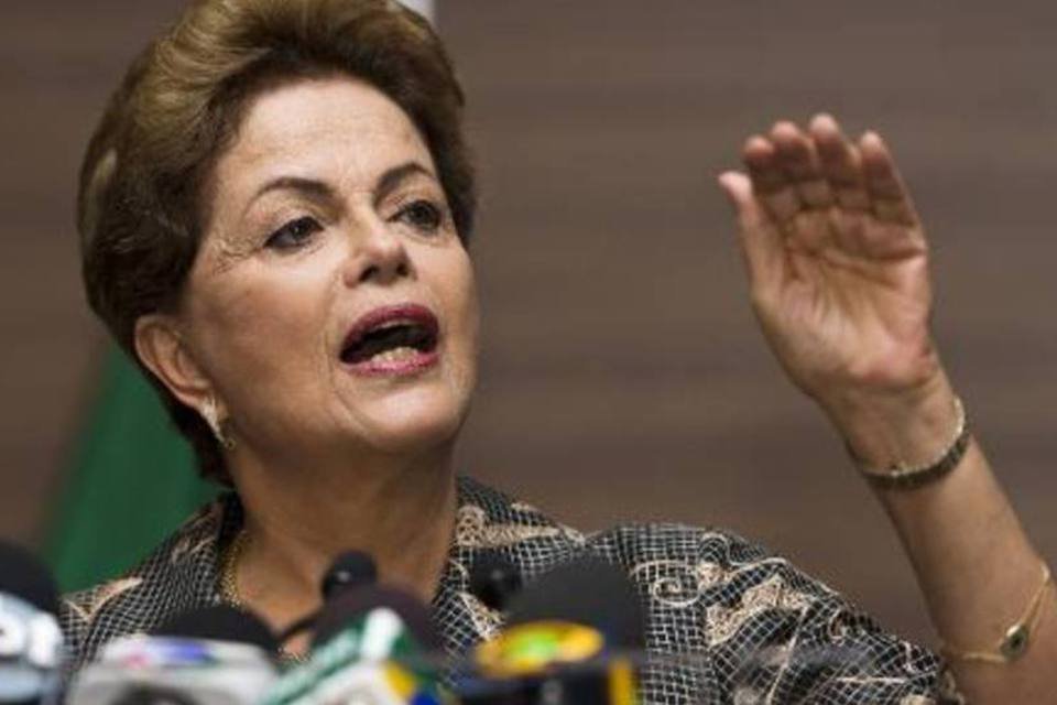 Dilma afirma que governo vai garantir a volta do crescimento