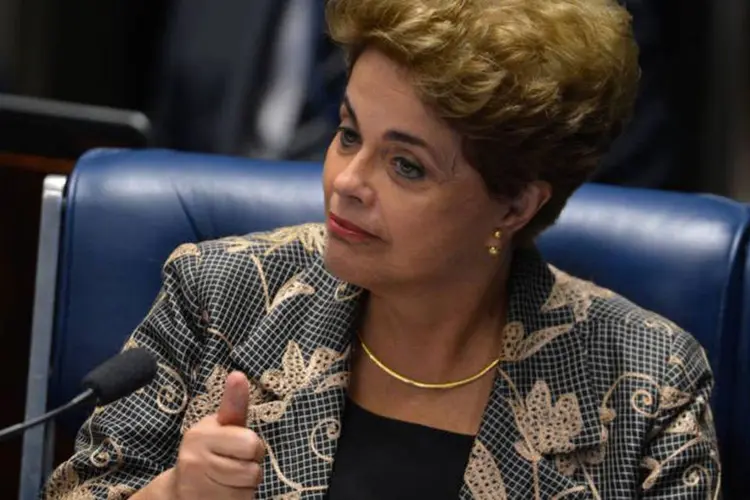 
	Dilma Rousseff: a manifesta&ccedil;&atilde;o de apoio est&aacute; sendo preparada pela Frente Brasil Popular, que levar&aacute; carros de som para acompanhar o trajeto de volta da petista
 (Fabio Rodrigues Pozzebom/Agência Brasil)