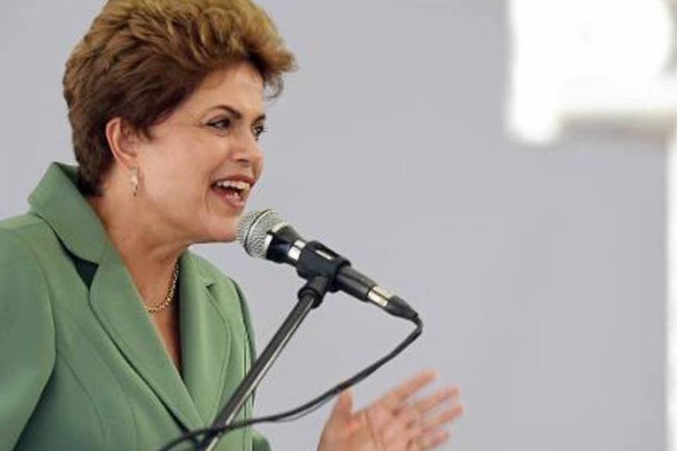 Dilma critica aventuras antidemocráticas