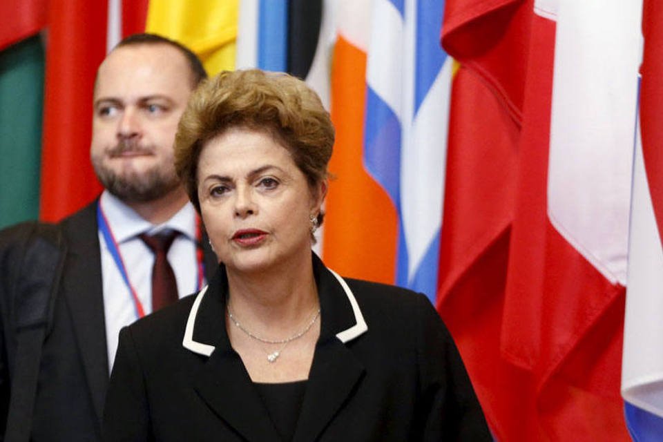 
	Dilma Rousseff: &quot;eu n&atilde;o aceito e jamais aceitarei que insinuem sobre mim ou sobre minha campanha qualquer irregularidade&quot;
 (REUTERS/Francois Lenoir)