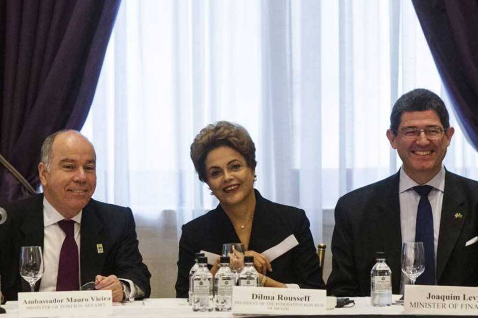 Controle fiscal é estratégia para crescer, diz Dilma