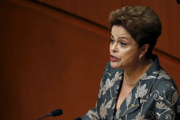Presidente Dilma Rousseff: “eu não estou ligada (ao esquema). Eu não respondo a esta questão porque eu não estou ligada" (Henry Romero/Reuters)