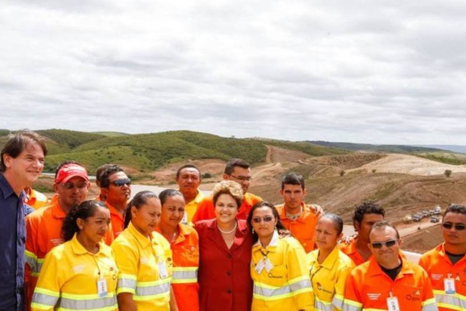 Dilma visita estação de bombeamento em Cabrobó-PE