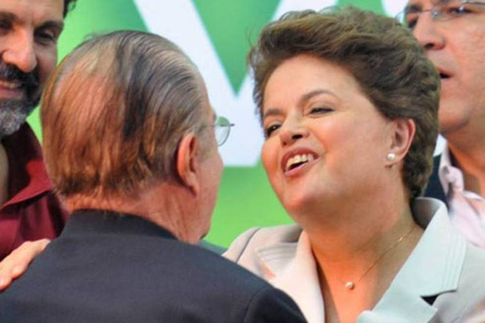 Dilma discute ministérios com Sarney e Renan