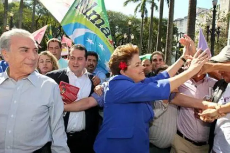 A candidata Dilma Rousseff (PT), em caminhada pela Praça da Sé, no centro de São Paulo (.)