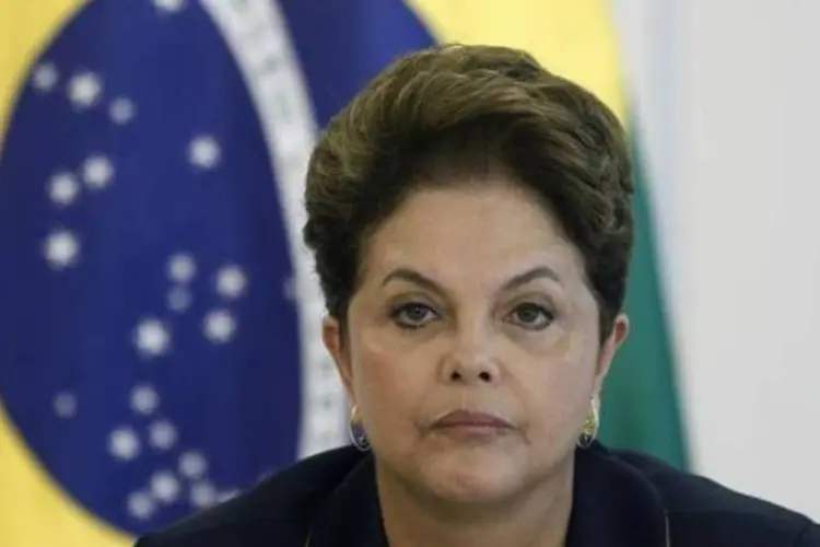A presidente Dilma Rousseff comparece a uma reunião com reitores de universidades federais em Brasília, no Palácio do Planalto (Ueslei Marcelino/Reuters)
