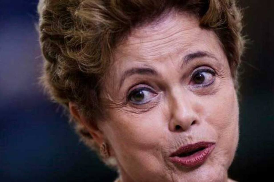 Dilma inicia a semana reunida com ministros e líderes