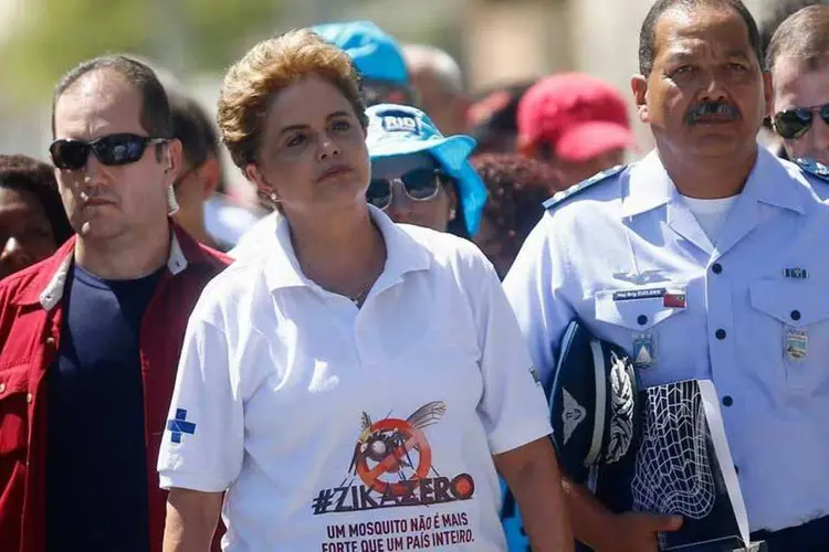 
	A presidente Dilma Rousseff: &quot;vamos usar todos os nossos recursos para garantir uma vacina contra o zika&quot;
 (REUTERS/Ricardo Moraes)