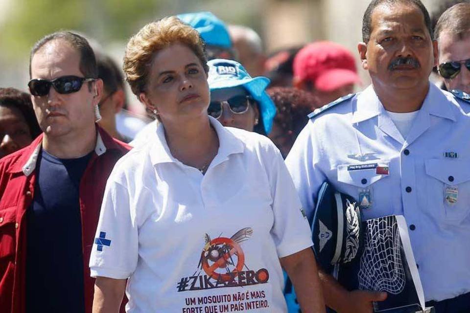 Dilma promete "todos os recursos" para vacina contra zika