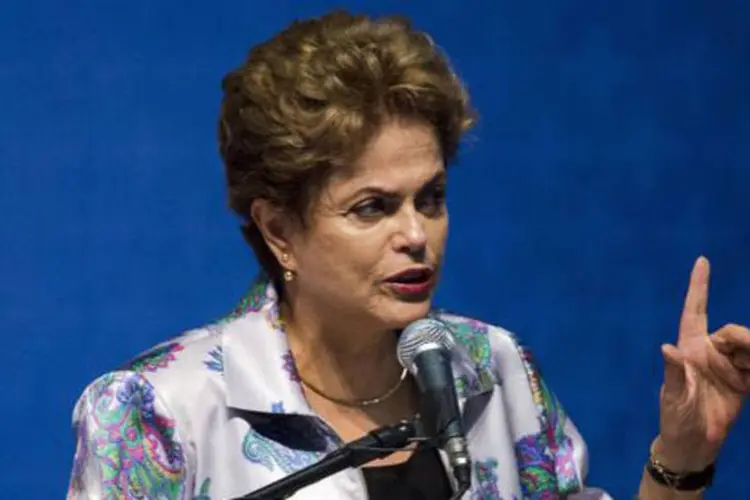 
	A presidente Dilma Rousseff: Dilma mostrou irrita&ccedil;&atilde;o ao ser questionada se acreditava que o ex-presidente era alvo da investiga&ccedil;&atilde;o
 (Marcelo Camargo/Agência Brasil)