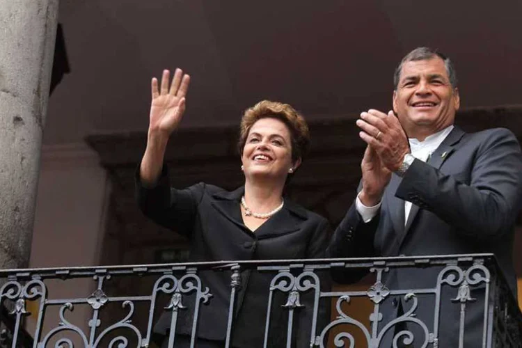 A presidente Dilma Rousseff e o presidente do Equador, Rafael Correa (REUTERS/Kevin Granja)