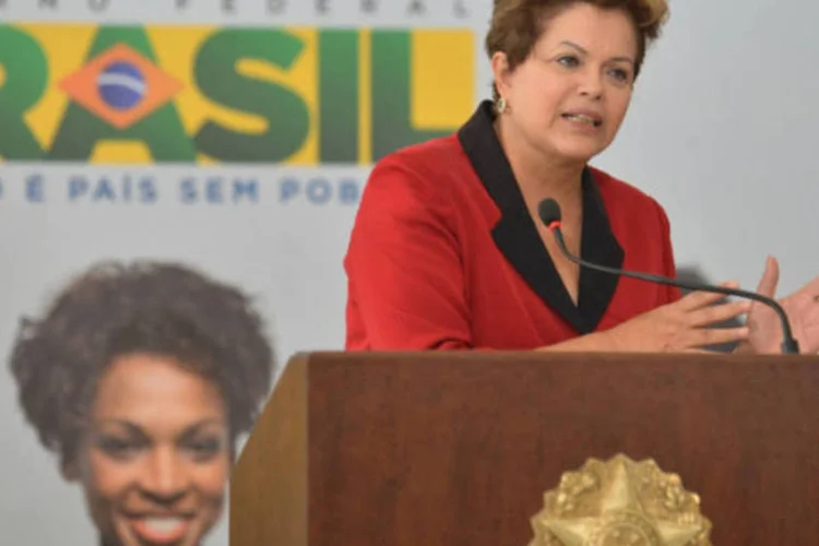 A presidente Dilma Rousseff anuncia o Plano Nacional de Consumo e Cidadania (ABr)