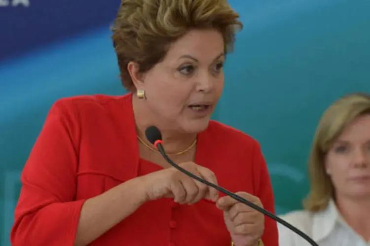 
	Dilma Rousseff: &quot;Tornamos o Super-Simples um instrumento de expans&atilde;o ao unificar tributos e reduzi-los&quot;, lembrou a presidente
 (Agência Brasil)