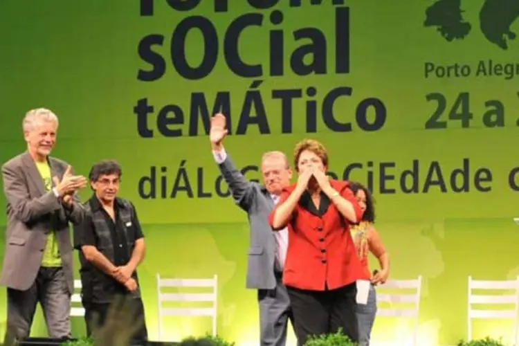 Porto Alegre - Presidenta Dilma participa do Fórum Social temático no Ginásio Gigantinho (Valter Campanato/ABr)