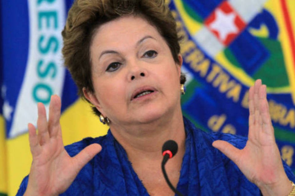 Dilma diz que manifestações pacíficas são "legítimas"
