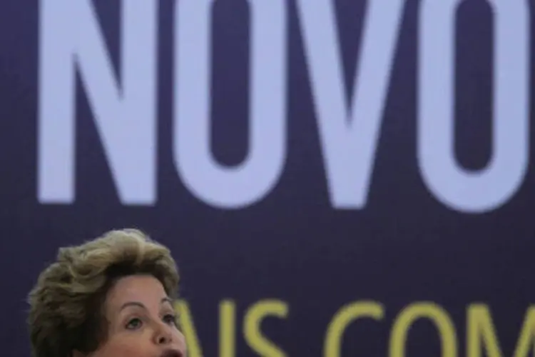 
	Dilma: pesquisa Ibope feita na primeira quinzena de junho, antes dos protestos, mostrou que 55% dos brasileiros consideravam o governo bom ou &oacute;timo; um m&ecirc;s depois, a taxa caiu para 31%
 (REUTERS/Ueslei Marcelino)