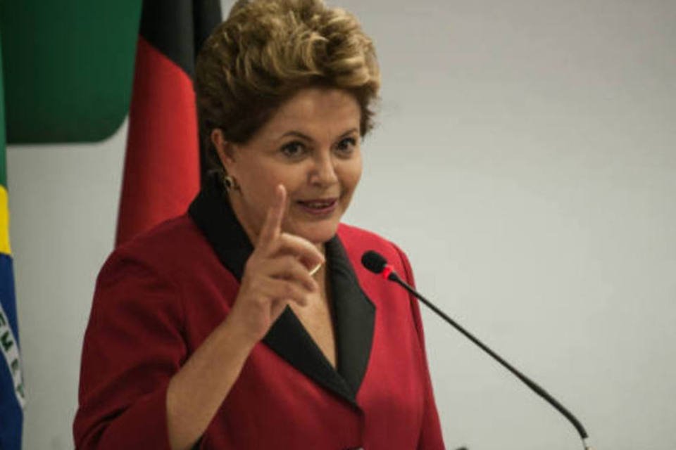 Dilma exalta Bolsa Família que faz 10 anos, no Twitter